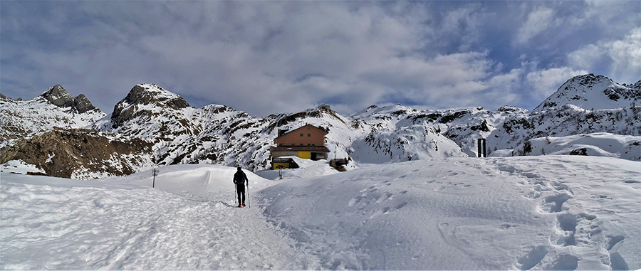 Invernale al RIF. CALVI (2006 m) da Carona-20febb23